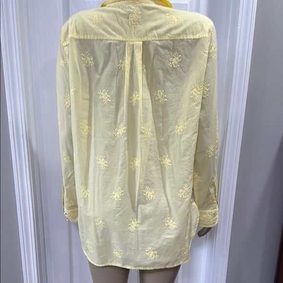 TALBOTS modern classic shirt with floral embroidery. - Picture 3 of 7